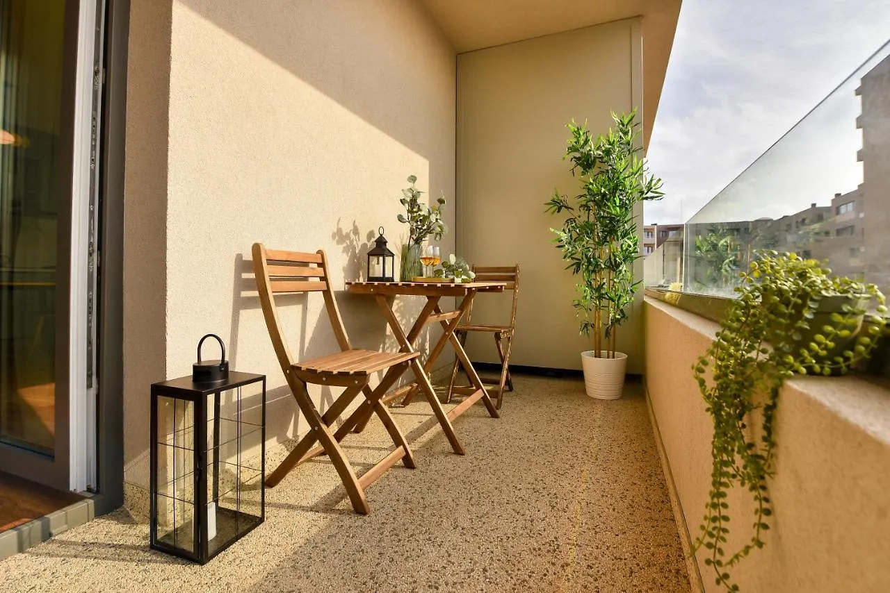 City Oasis - Modern 1Br Apartment Near Colentina Hospital Bucharest