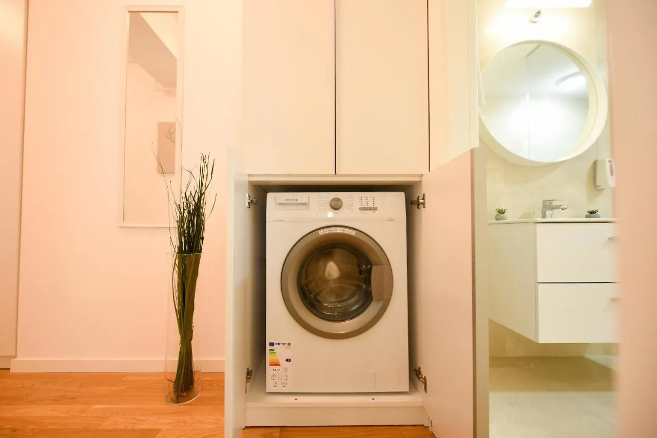City Oasis - Modern 1Br Apartment Near Colentina Hospital Bucharest Romania