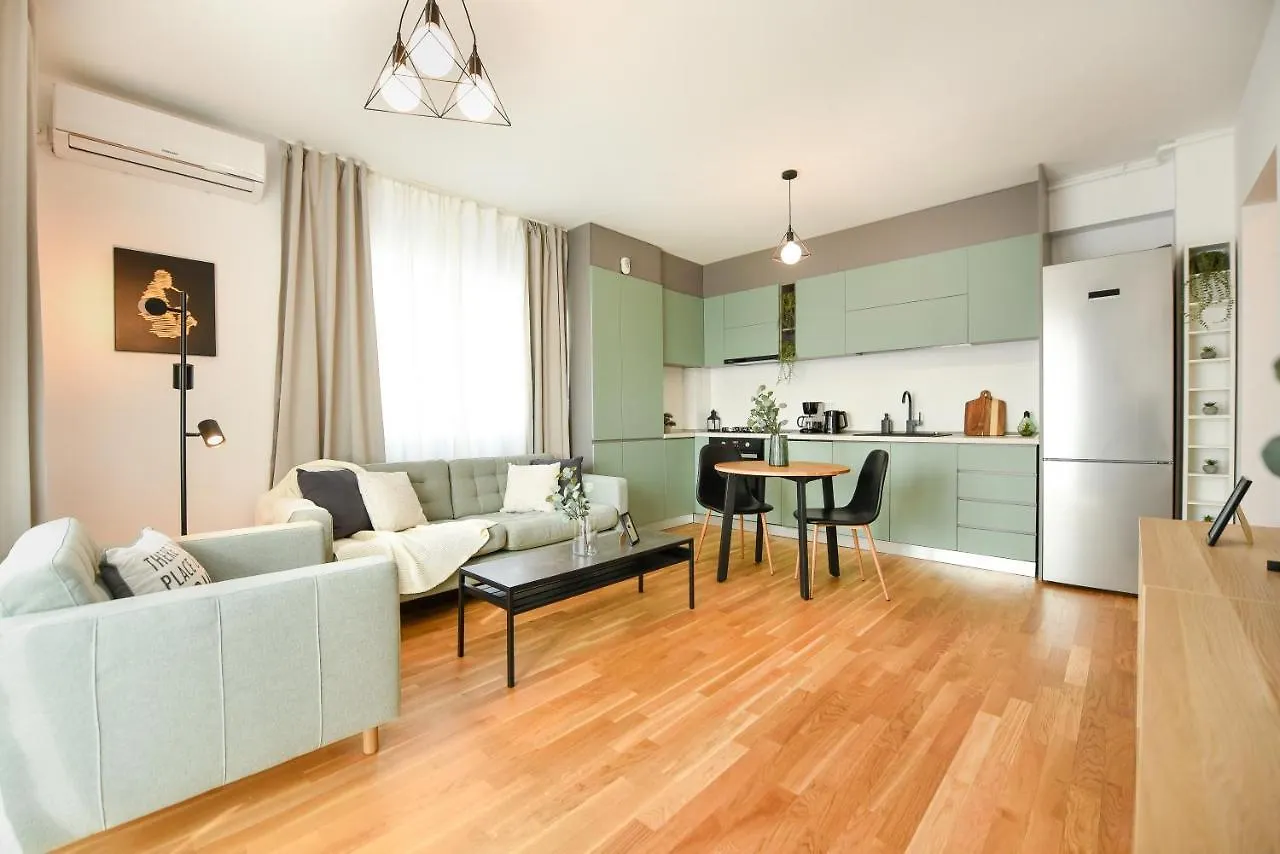 City Oasis - Modern 1Br Apartment Near Colentina Hospital Bucharest 0*,
