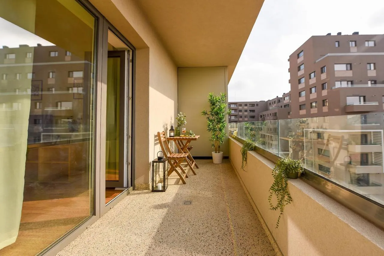 City Oasis - Modern 1Br Apartment Near Colentina Hospital Bucharest 0*,