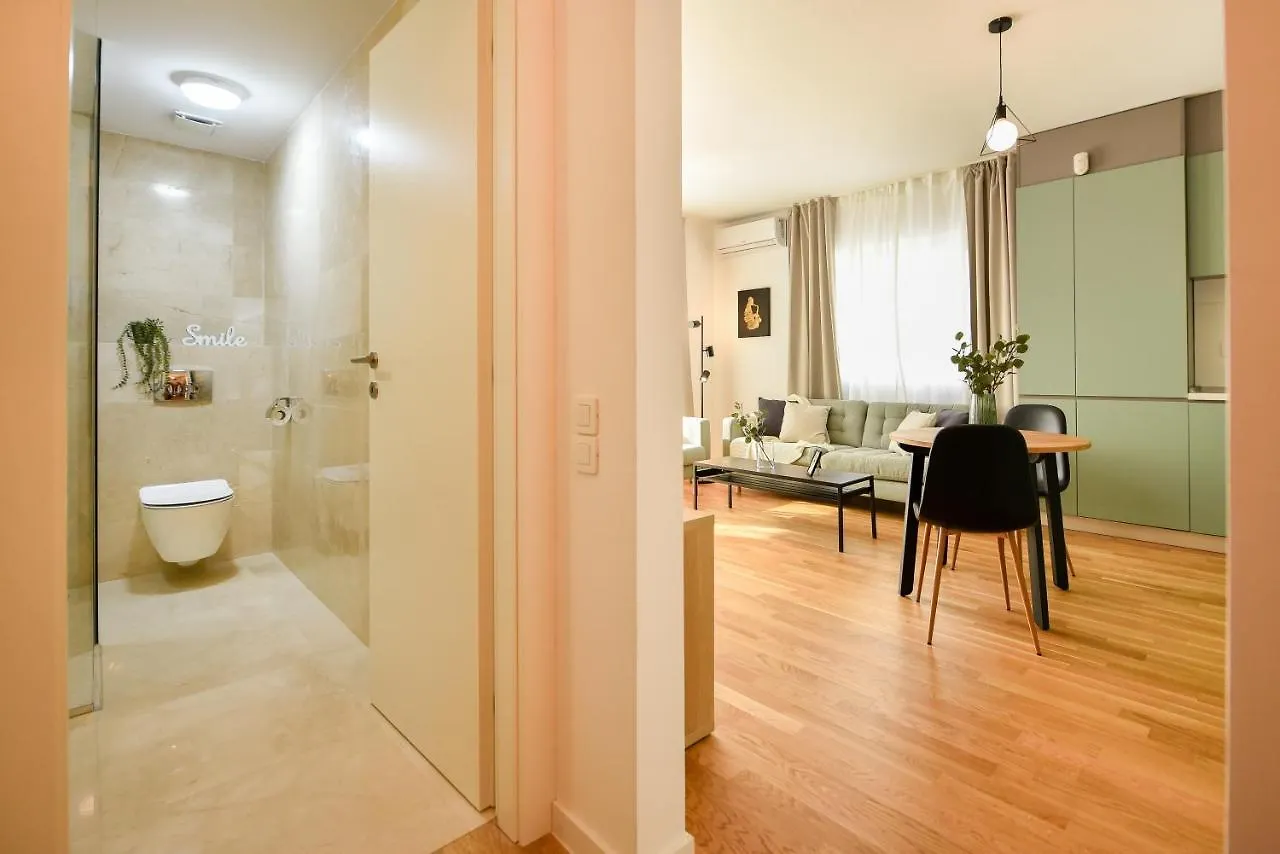 City Oasis - Modern 1Br Apartment Near Colentina Hospital Bucharest
