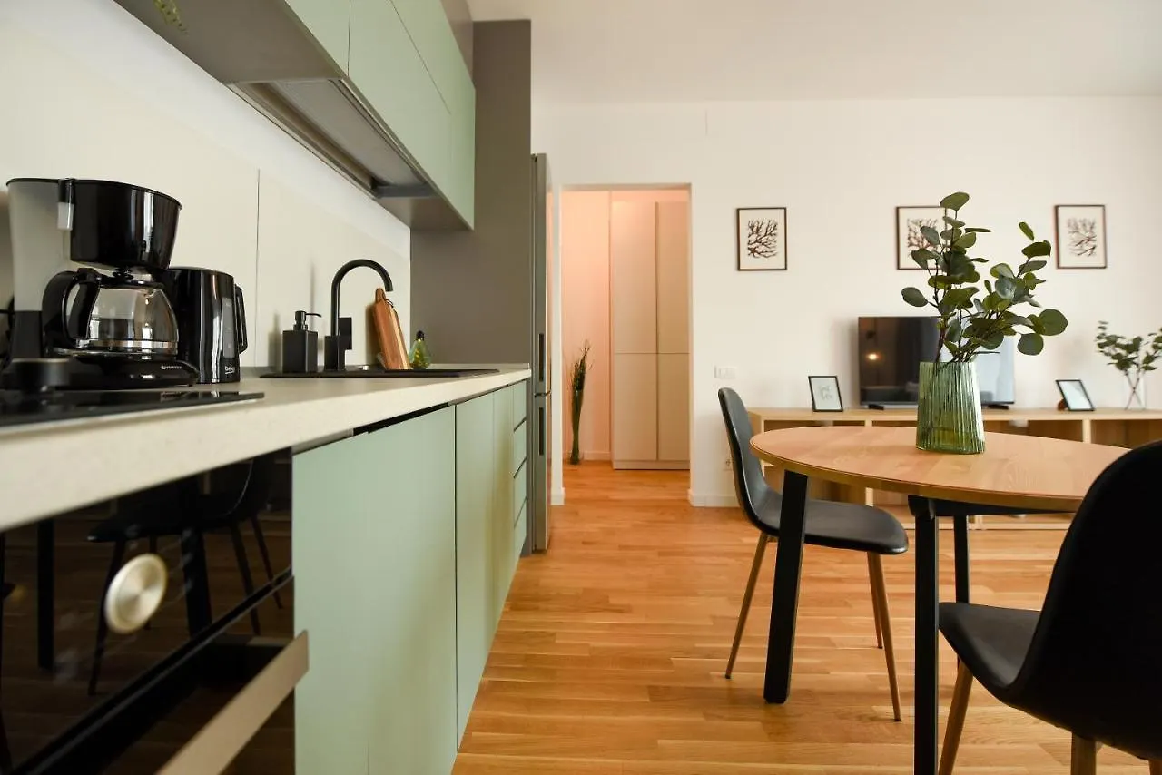 City Oasis - Modern 1Br Apartment Near Colentina Hospital Bucharest Romania