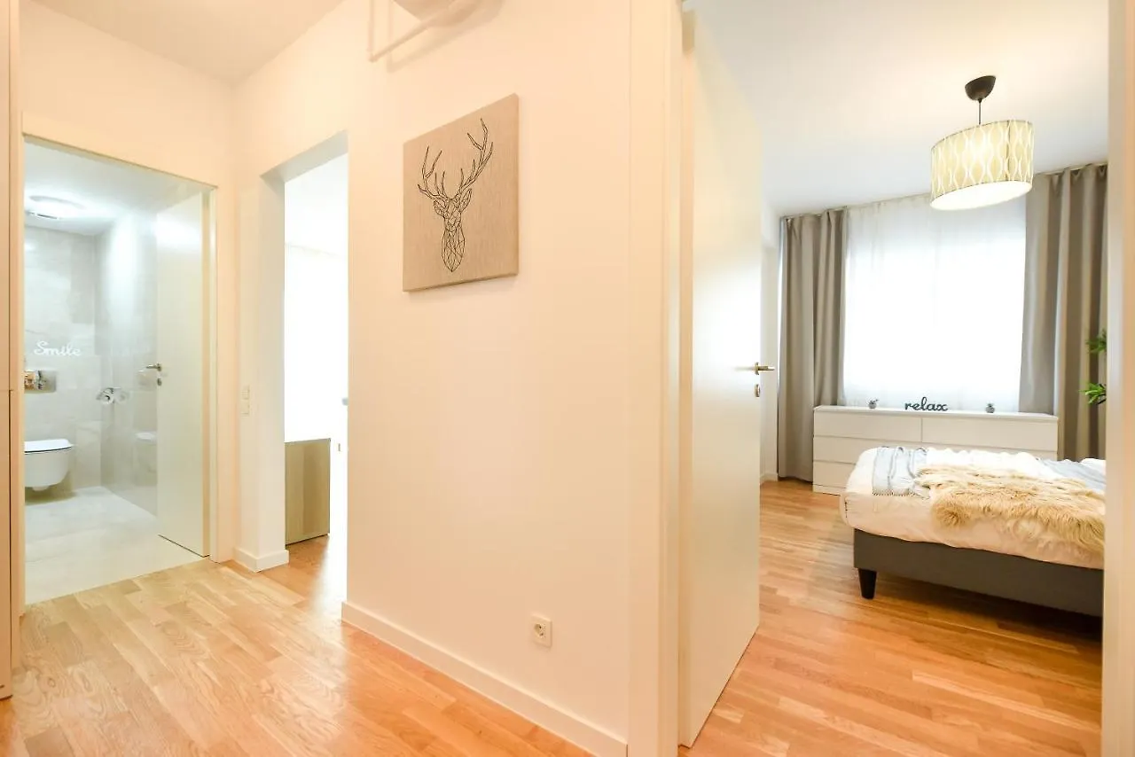 City Oasis - Modern 1Br Apartment Near Colentina Hospital Bucharest