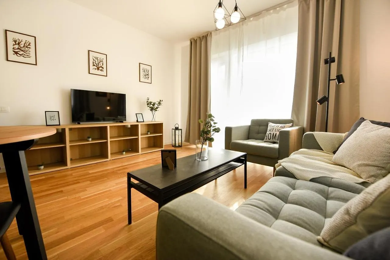 City Oasis - Modern 1Br Apartment Near Colentina Hospital Bucharest